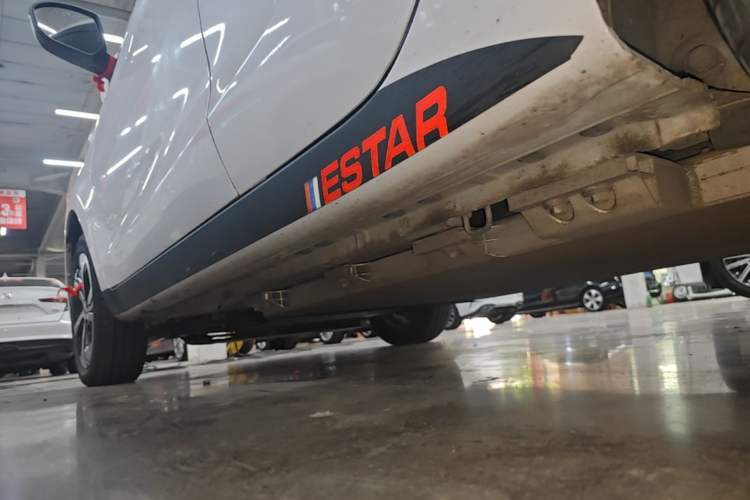 Used CHANGAN Benni E-Star 2022 Charming Edition Colorful Model Lithium Iron Phosphate Left Side Sill