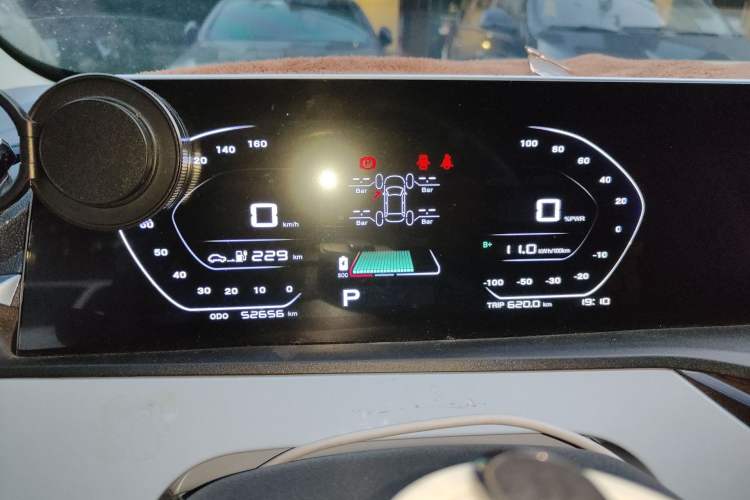 Used CHANGAN Benni E-Star 2022 Qingxin Edition Colorful Model Lithium Iron Phosphate Odometer Close Up