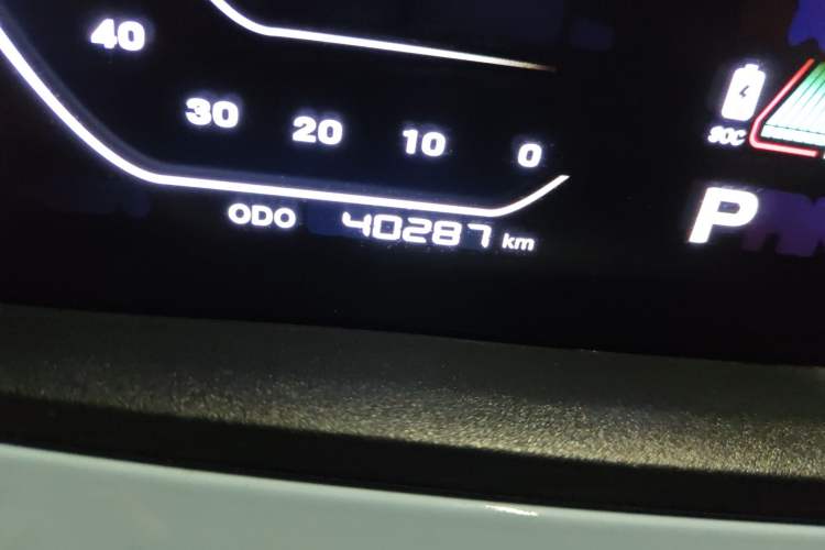 Used CHANGAN Benni E-Star 2022 Qingxin Edition Colorful Model Lithium Iron Phosphate Odometer Close Up