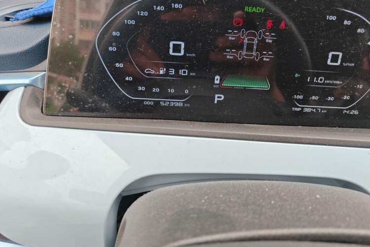 Used CHANGAN Benni E-Star 2022 Qingxin Edition Colorful Model Lithium Iron Phosphate Odometer Close Up