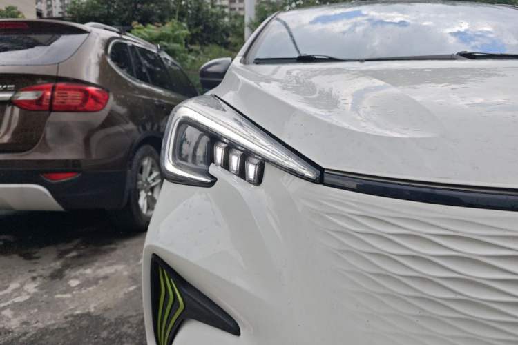 Used CHANGAN Benni E-Star 2022 Charming Edition Colorful Model Lithium Iron Phosphate Right Front Headlight
