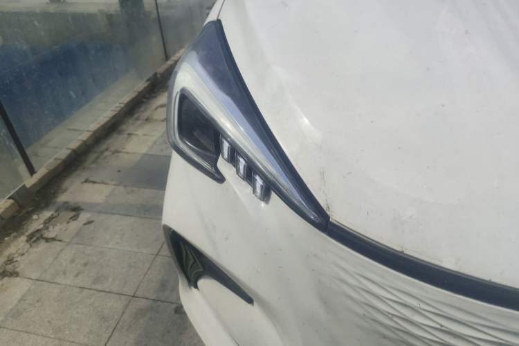 Used CHANGAN Benni E-Star 2022 Charming Edition Colorful Model Lithium-Ion Battery Right Front Headlight