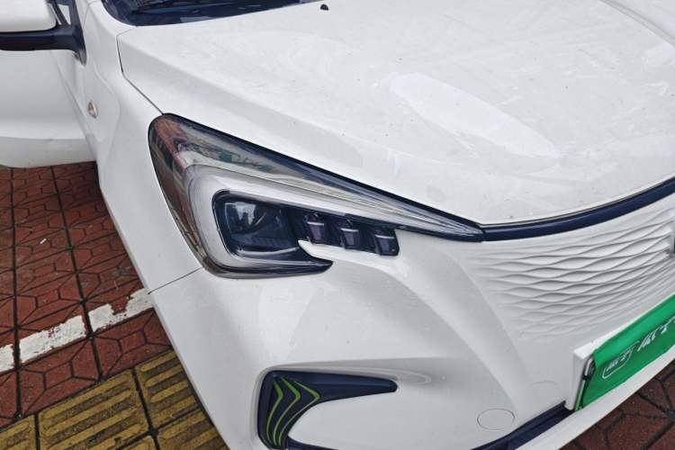 Used CHANGAN Benni E-Star 2022 Qingxin Edition Colorful Model Lithium Iron Phosphate Right Front Headlight