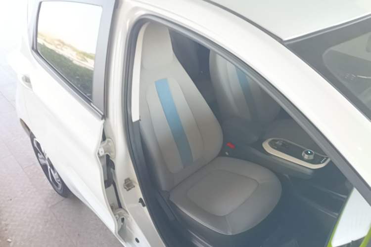 Used CHANGAN Benni E-Star 2022 Qingxin Edition Colorful Model Lithium-NMC Right Front Seat