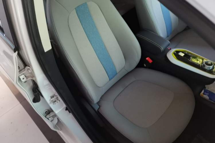 Used CHANGAN Benni E-Star 2022 Qingxin Edition Colorful Model Lithium Iron Phosphate Right Front Seat