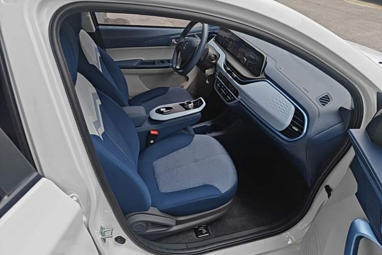 Used CHANGAN Benni E-Star 2022 Qingxin Edition Colorful Model Lithium-NMC Right Front Seat
