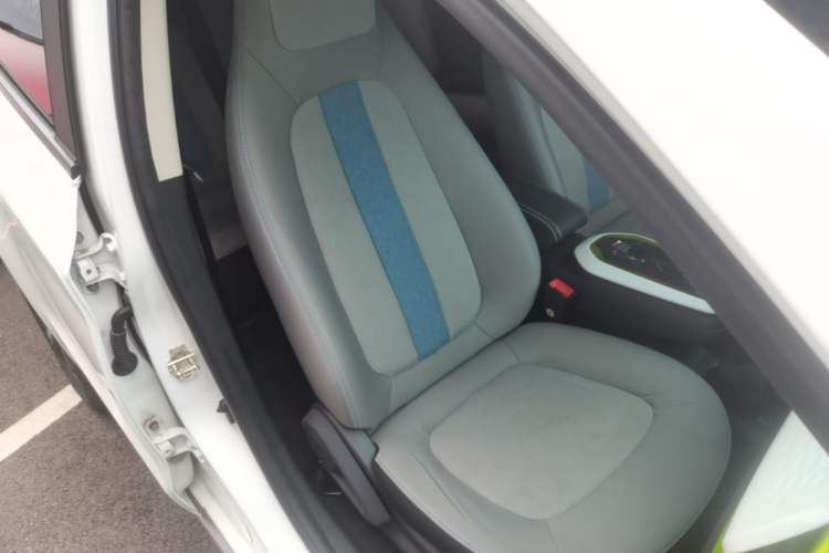 Used CHANGAN Benni E-Star 2022 Qingxin Edition Colorful Model Lithium Iron Phosphate Right Front Seat
