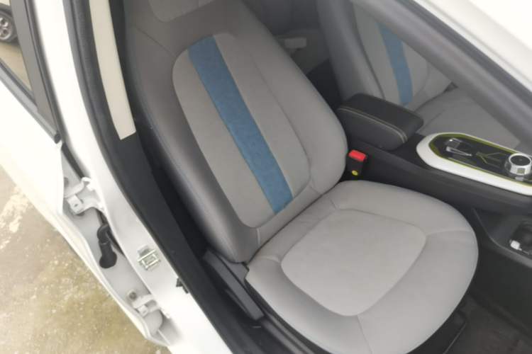 Used CHANGAN Benni E-Star 2022 Qingxin Edition Colorful Model Lithium Iron Phosphate Right Front Seat