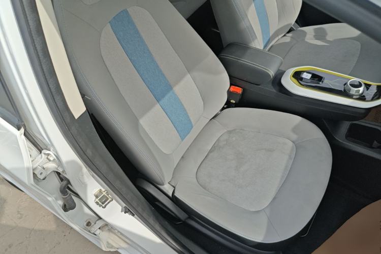 Used CHANGAN Benni E-Star 2022 Charming Edition Colorful Model Lithium-Ion Battery Right Front Seat