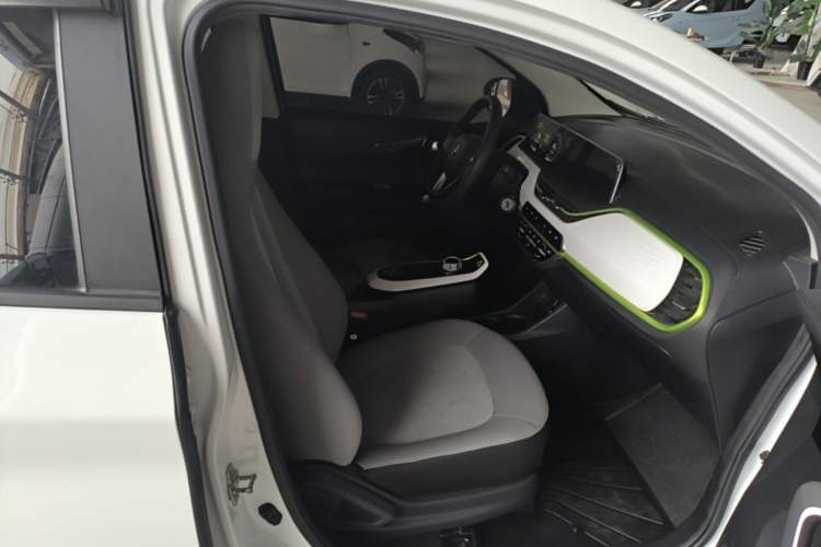 Used CHANGAN Benni E-Star 2022 Qingxin Edition Colorful Model Lithium Iron Phosphate Right Front Seat