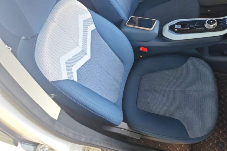 Used CHANGAN Benni E-Star 2022 Qingxin Edition Colorful Model Lithium Iron Phosphate Right Front Seat