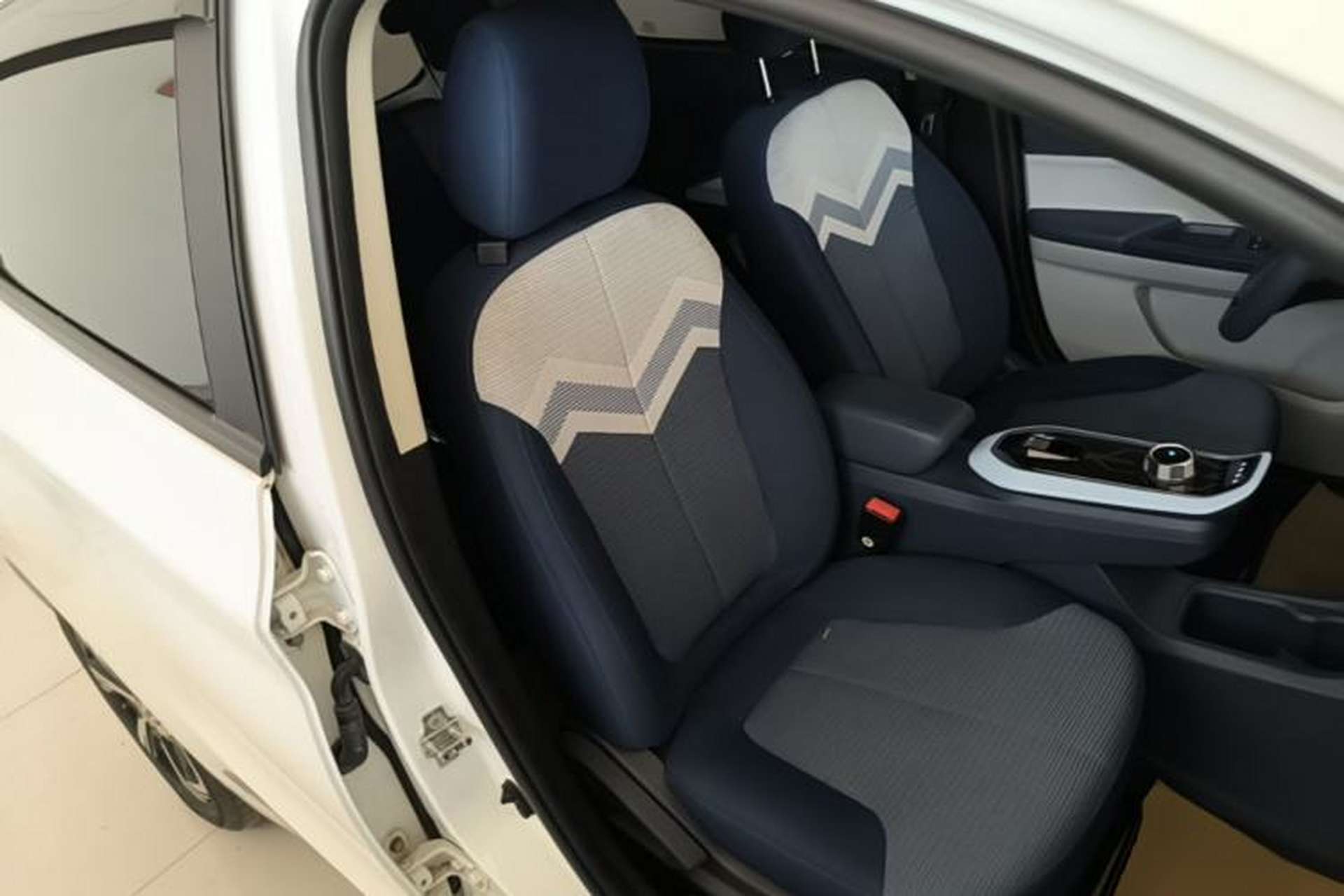 Used CHANGAN Benni E-Star 2022 Qingxin Edition Colorful Model Lithium Iron Phosphate Right Front Seat