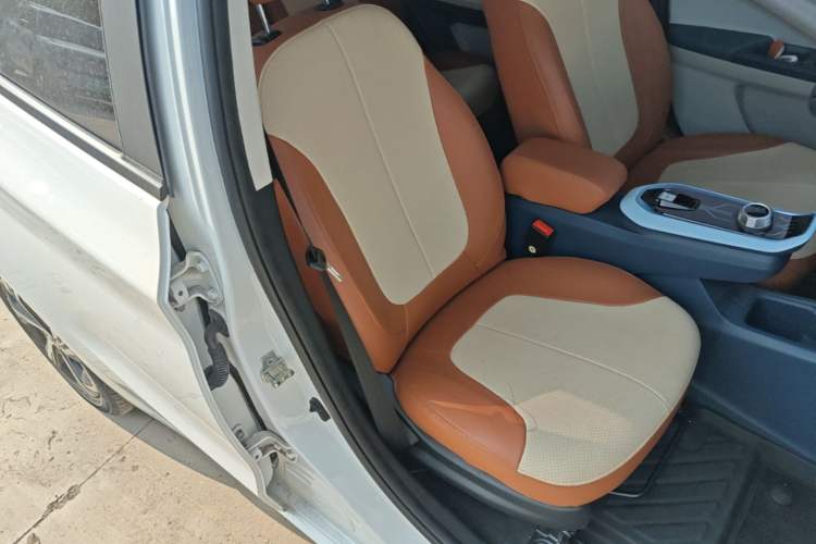 Used CHANGAN Benni E-Star 2022 Qingxin Edition Colorful Model Lithium Iron Phosphate Right Front Seat