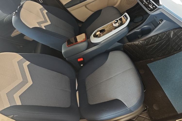 Used CHANGAN Benni E-Star 2022 Charming Edition Colorful Model Lithium Iron Phosphate Right Front Seat