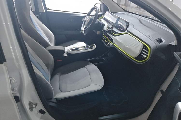 Used CHANGAN Benni E-Star 2022 Qingxin Edition Colorful Model Lithium-NMC Right Front Seat