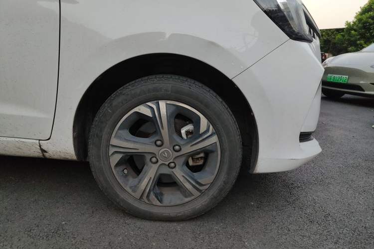 Used CHANGAN Benni E-Star 2022 Qingxin Edition Colorful Model Lithium Iron Phosphate Right Front Wheel Hub