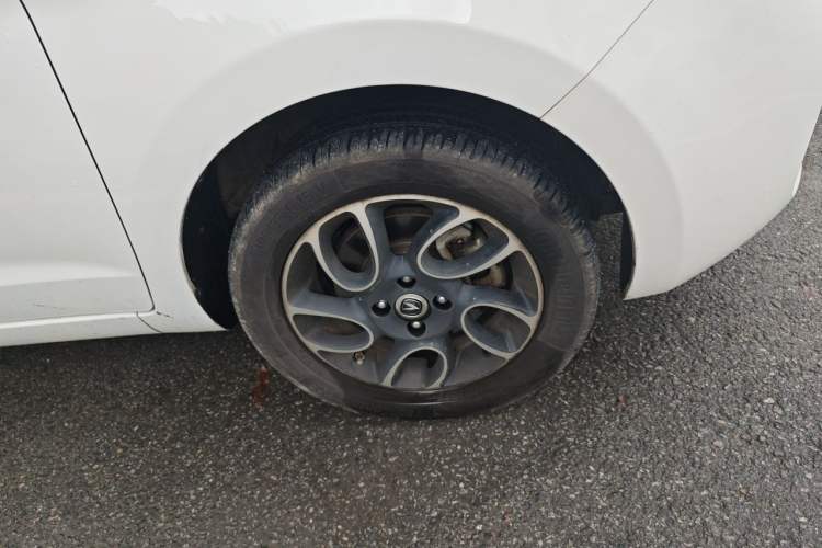Used CHANGAN Benni E-Star 2022 National Edition Colorful Limited Edition (Fast-Charging Version) Lithium Iron Phosphate Right Front Wheel Hub