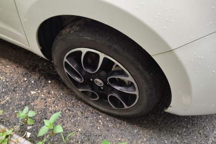 Used CHANGAN Benni E-Star 2022 National Edition Colorful Limited Edition (Fast-Charging Version) Lithium Iron Phosphate Right Front Wheel Hub