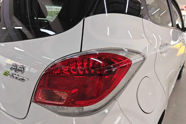 Used CHANGAN Benni E-Star 2022 Qingxin Edition Colorful Model Lithium-NMC Right Rear Taillight