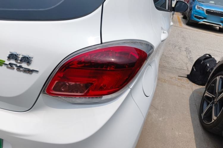 Used CHANGAN Benni E-Star 2022 National Edition Colorful Limited Edition (Fast-Charging Version) Lithium Iron Phosphate Right Rear Taillight