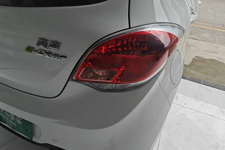 Used CHANGAN Benni E-Star 2022 Qingxin Edition Colorful Model Lithium-NMC Right Rear Taillight