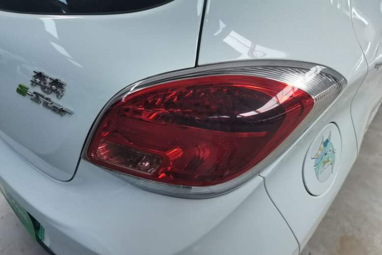 Used CHANGAN Benni E-Star 2022 Qingxin Edition Colorful Model Lithium Iron Phosphate Right Rear Taillight