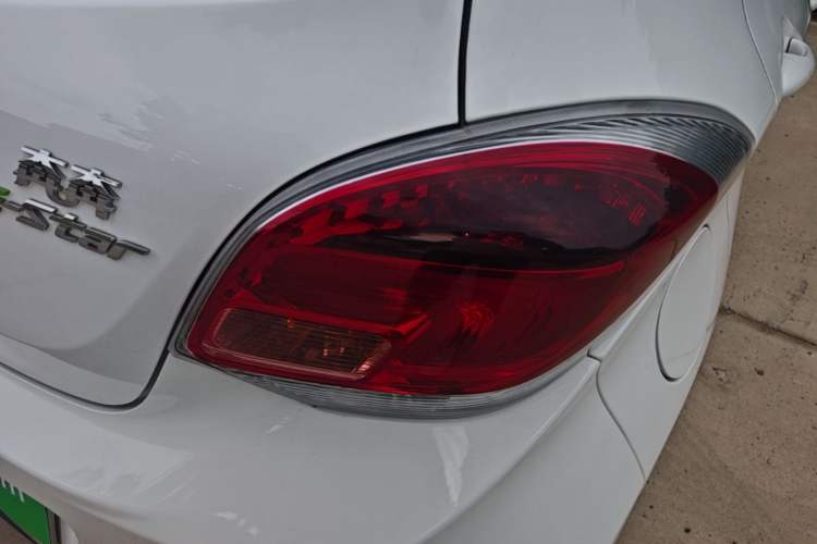 Used CHANGAN Benni E-Star 2022 Qingxin Edition Colorful Model Lithium Iron Phosphate Right Rear Taillight