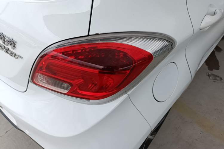 Used CHANGAN Benni E-Star 2022 Qingxin Edition Colorful Model Lithium Iron Phosphate Right Rear Taillight