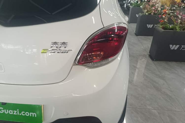 Used CHANGAN Benni E-Star 2022 Qingxin Edition Colorful Model Lithium Iron Phosphate Right Rear Taillight