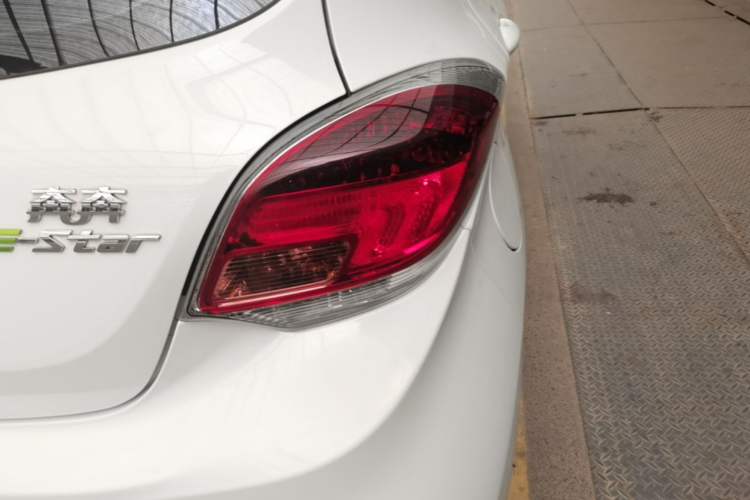 Used CHANGAN Benni E-Star 2022 Charming Edition Colorful Model Lithium Iron Phosphate Right Rear Taillight