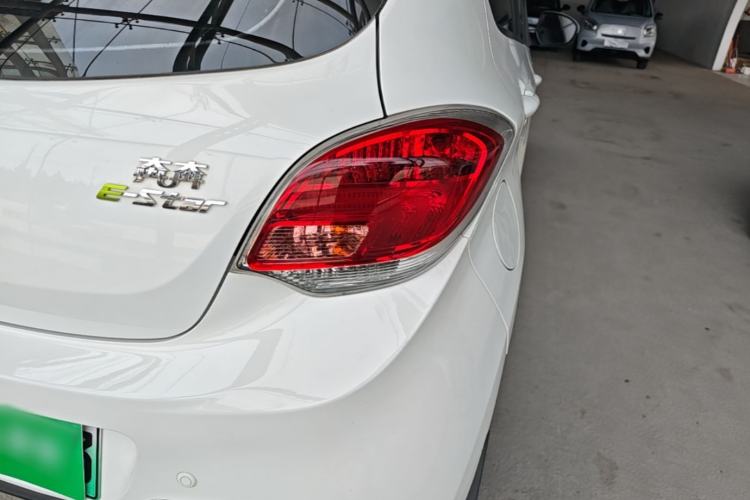 Used CHANGAN Benni E-Star 2022 Qingxin Edition Colorful Model Lithium Iron Phosphate Right Rear Taillight