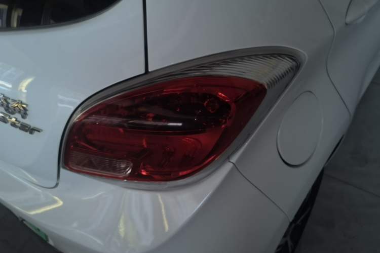Used CHANGAN Benni E-Star 2022 Qingxin Edition Colorful Model Lithium-NMC Right Rear Taillight