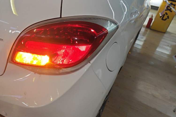 Used CHANGAN Benni E-Star 2022 Qingxin Edition Colorful Model Lithium Iron Phosphate Right Rear Taillight