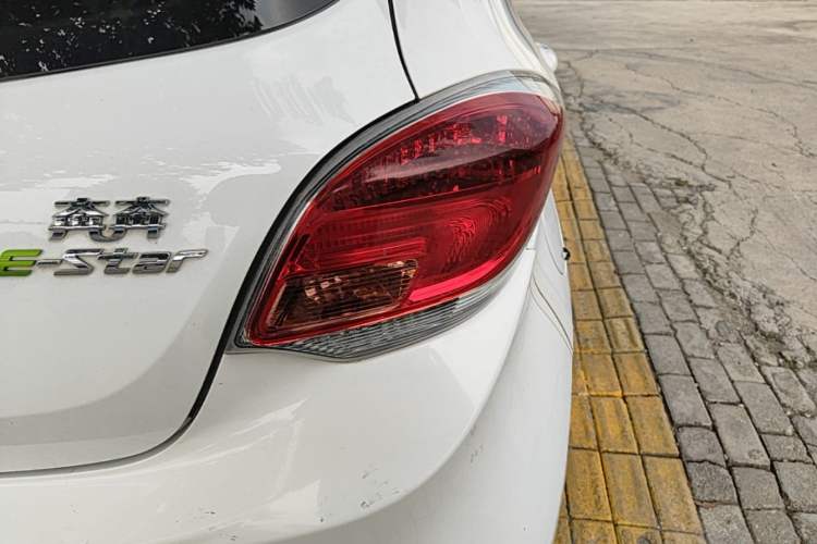Used CHANGAN Benni E-Star 2022 Qingxin Edition Colorful Model Lithium Iron Phosphate Right Rear Taillight