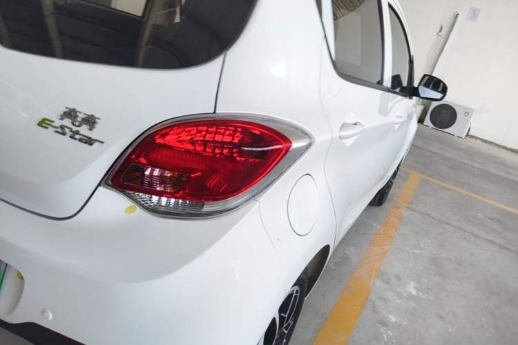 Used CHANGAN Benni E-Star 2022 Qingxin Edition Colorful Model Lithium-NMC Right Rear Taillight