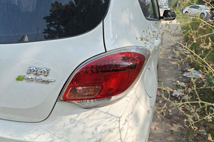 Used CHANGAN Benni E-Star 2022 Qingxin Edition Colorful Model Lithium Iron Phosphate Right Rear Taillight
