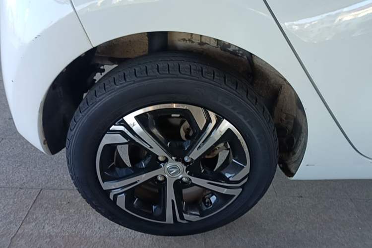 Used CHANGAN Benni E-Star 2022 Qingxin Edition Colorful Model Lithium-NMC Right Rear Wheel Hub