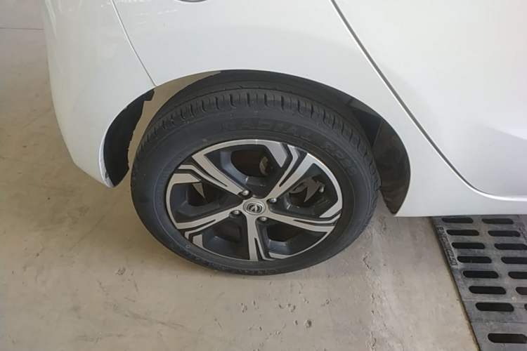 Used CHANGAN Benni E-Star 2022 Charming Edition Colorful Model Lithium-Ion Battery Right Rear Wheel Hub