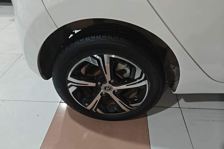 Used CHANGAN Benni E-Star 2022 Charming Edition Colorful Model Lithium Iron Phosphate Right Rear Wheel Hub