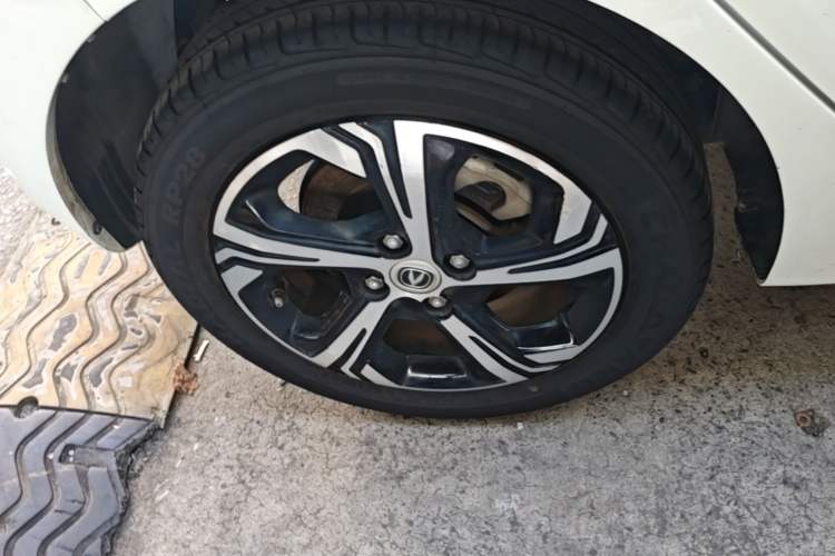 Used CHANGAN Benni E-Star 2022 Qingxin Edition Colorful Model Lithium Iron Phosphate Right Rear Wheel Hub