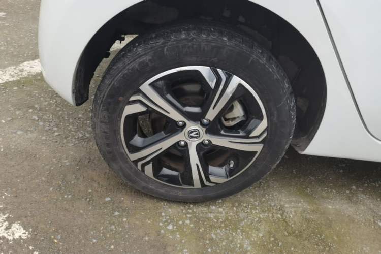 Used CHANGAN Benni E-Star 2022 Qingxin Edition Colorful Model Lithium Iron Phosphate Right Rear Wheel Hub