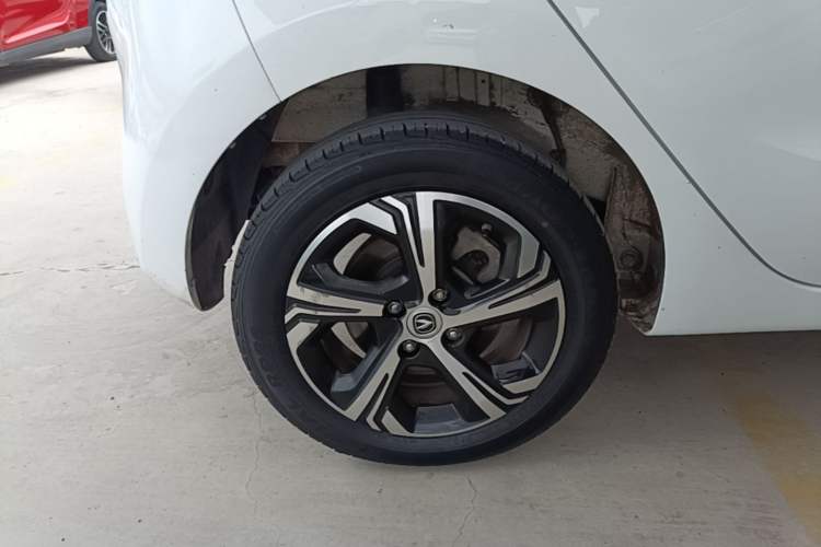 Used CHANGAN Benni E-Star 2022 Qingxin Edition Colorful Model Lithium Iron Phosphate Right Rear Wheel Hub