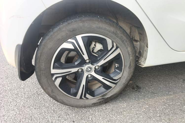 Used CHANGAN Benni E-Star 2022 Qingxin Edition Colorful Model Lithium Iron Phosphate Right Rear Wheel Hub