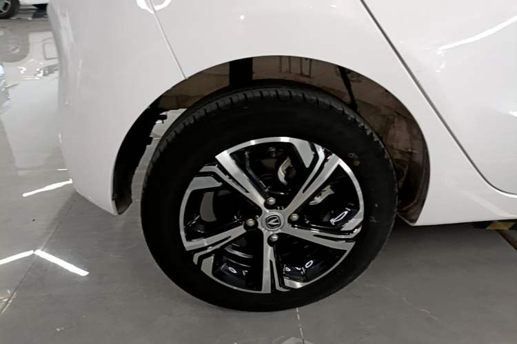 Used CHANGAN Benni E-Star 2022 Qingxin Edition Colorful Model Lithium Iron Phosphate Right Rear Wheel Hub