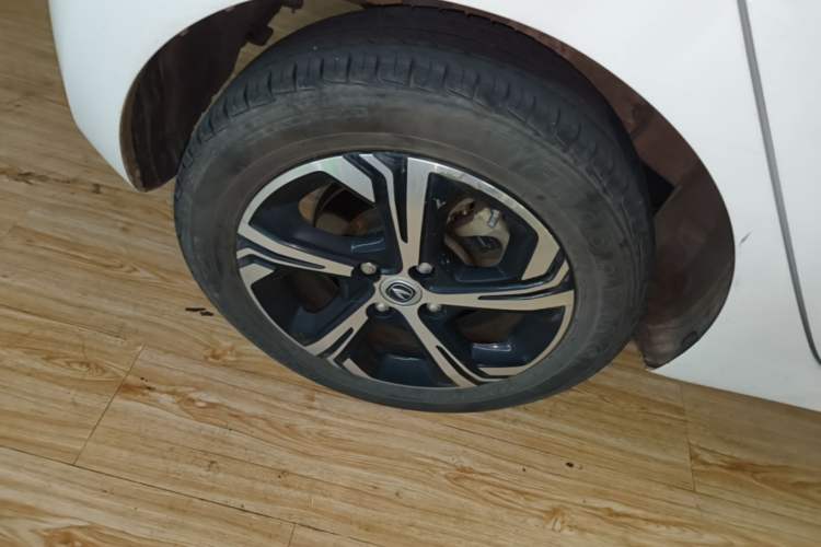 Used CHANGAN Benni E-Star 2022 Qingxin Edition Colorful Model Lithium Iron Phosphate Right Rear Wheel Hub