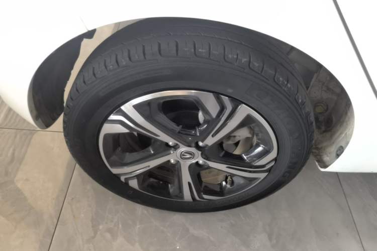 Used CHANGAN Benni E-Star 2022 Qingxin Edition Colorful Model Lithium-NMC Right Rear Wheel Hub