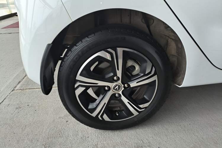 Used CHANGAN Benni E-Star 2022 Qingxin Edition Colorful Model Lithium Iron Phosphate Right Rear Wheel Hub