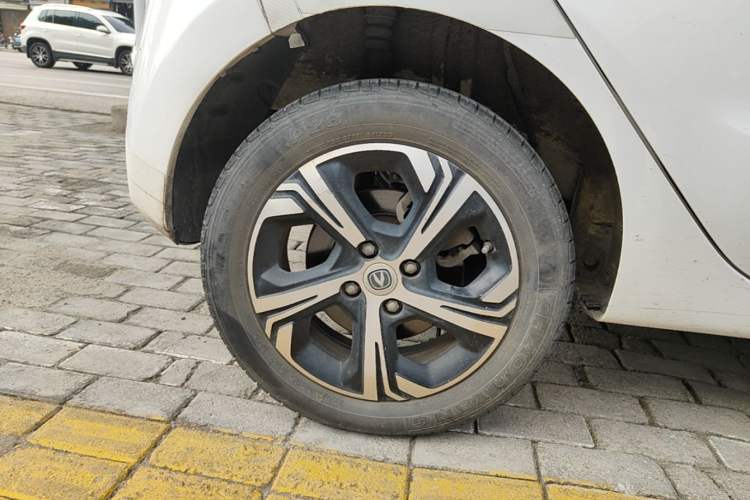 Used CHANGAN Benni E-Star 2022 Qingxin Edition Colorful Model Lithium Iron Phosphate Right Rear Wheel Hub