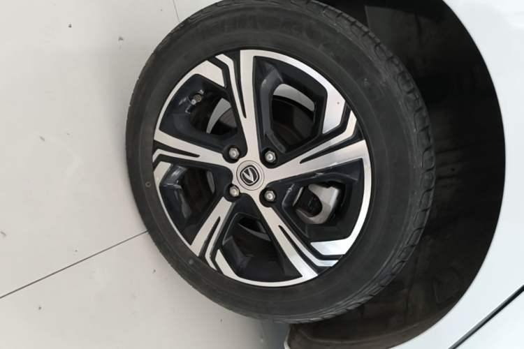 Used CHANGAN Benni E-Star 2022 Qingxin Edition Colorful Model Lithium Iron Phosphate Right Rear Wheel Hub