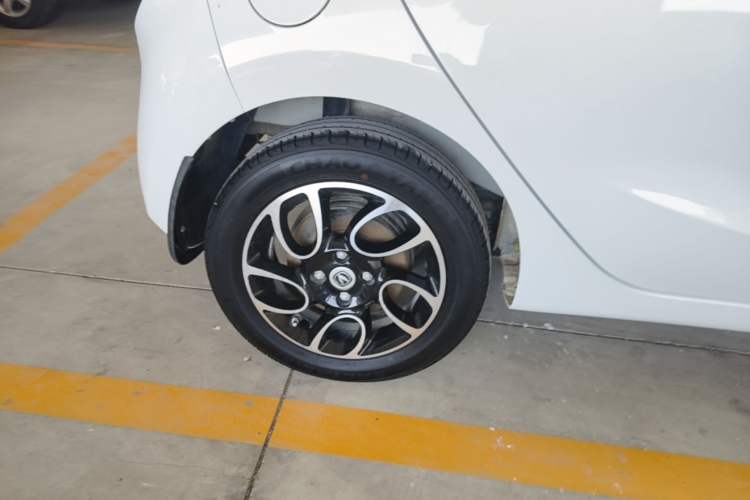 Used CHANGAN Benni E-Star 2022 Qingxin Edition Colorful Model Lithium-NMC Right Rear Wheel Hub